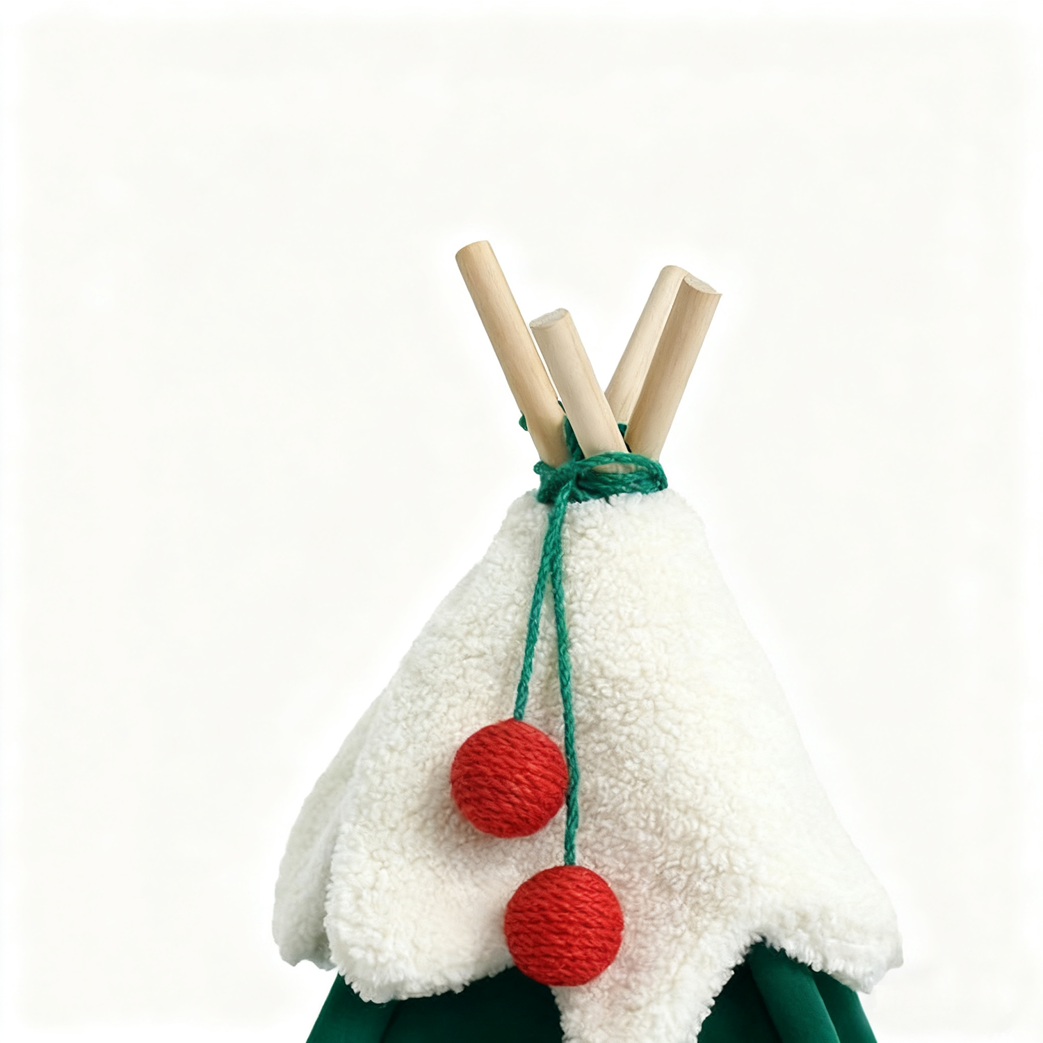 Christmas Cat Teepee – Cozy Holiday Tent Bed with Plush Cushion | Stable Wood Frame | For Cats & Small Pets