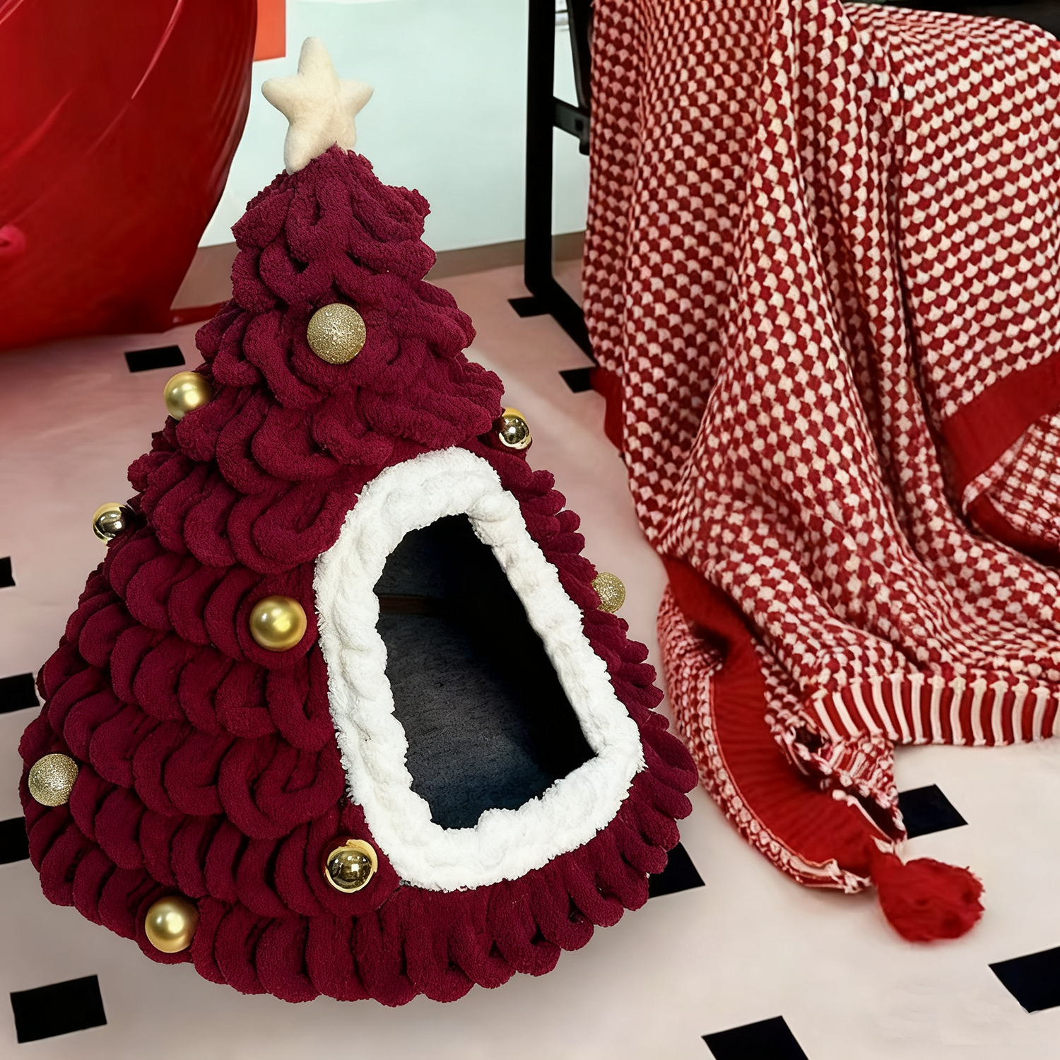 DIY Christmas Tree Cat House Kit – Felt Pet Bed with Ornaments | Build-Your-Own Christmas Hideaway for Cats & Kittens
