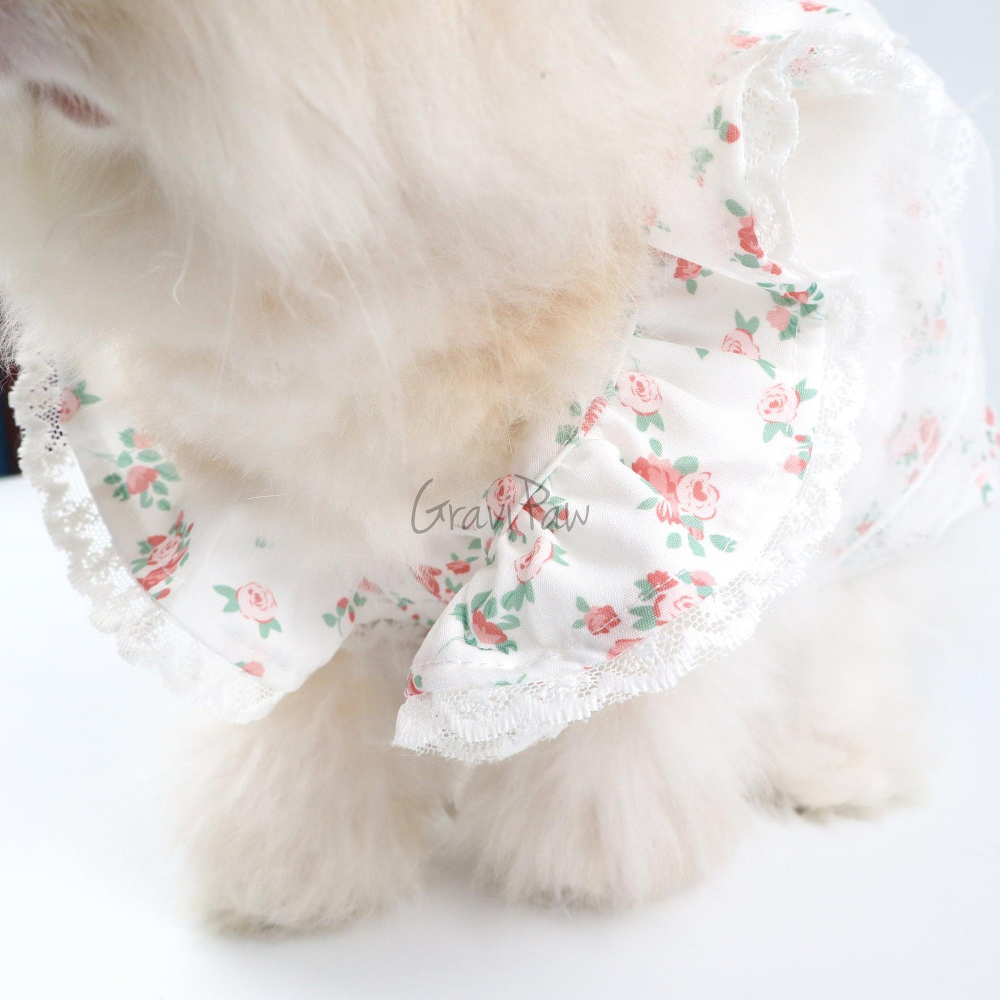 Floral Lace Pet Dress – Elegant Outfit for Rabbits, Cats & Small Dogs
