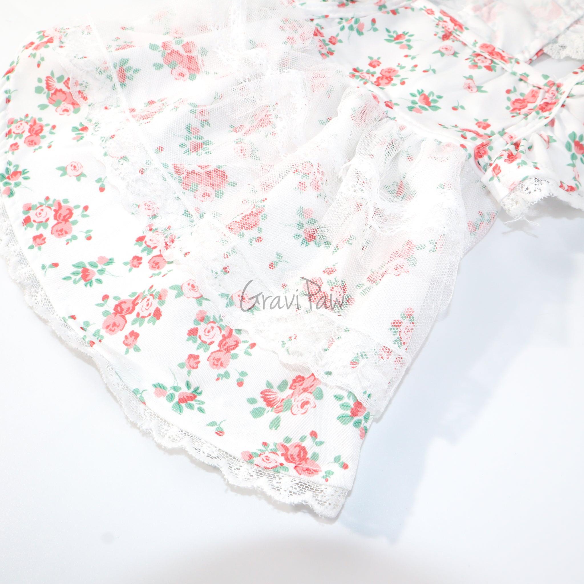 Floral Lace Pet Dress – Elegant Outfit for Rabbits, Cats & Small Dogs