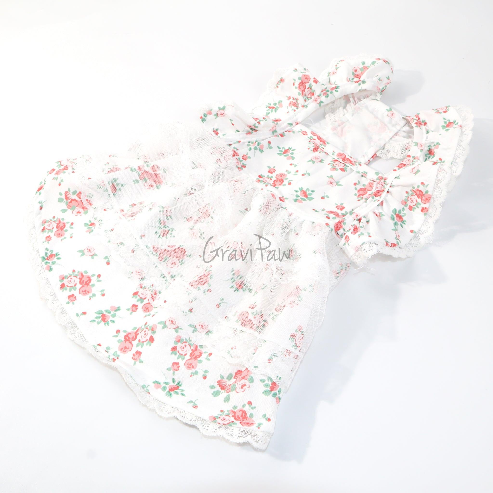 Floral Lace Pet Dress – Elegant Outfit for Rabbits, Cats & Small Dogs